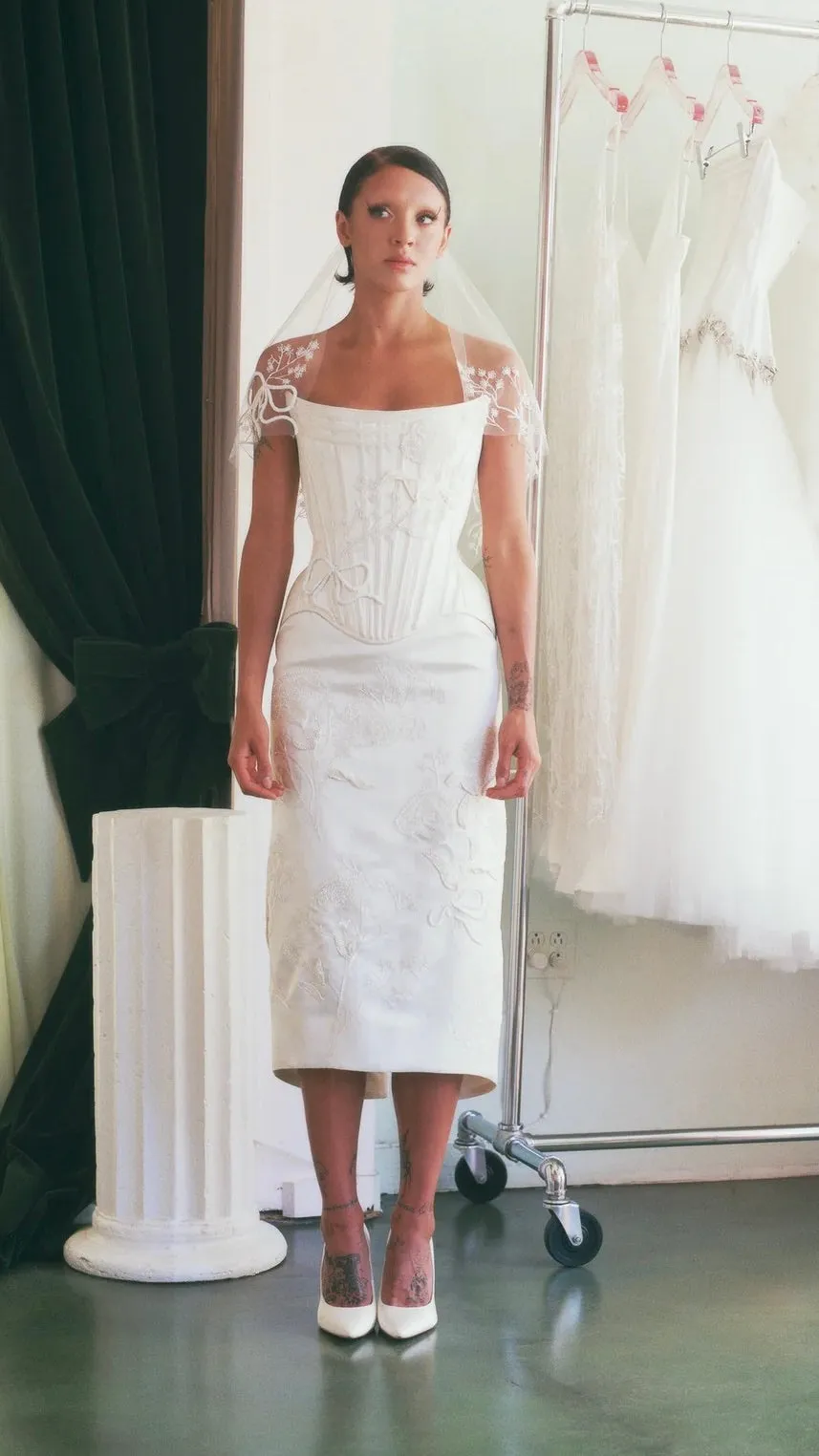Mid-Calf Wasp Skirt with Carnation Embroidery