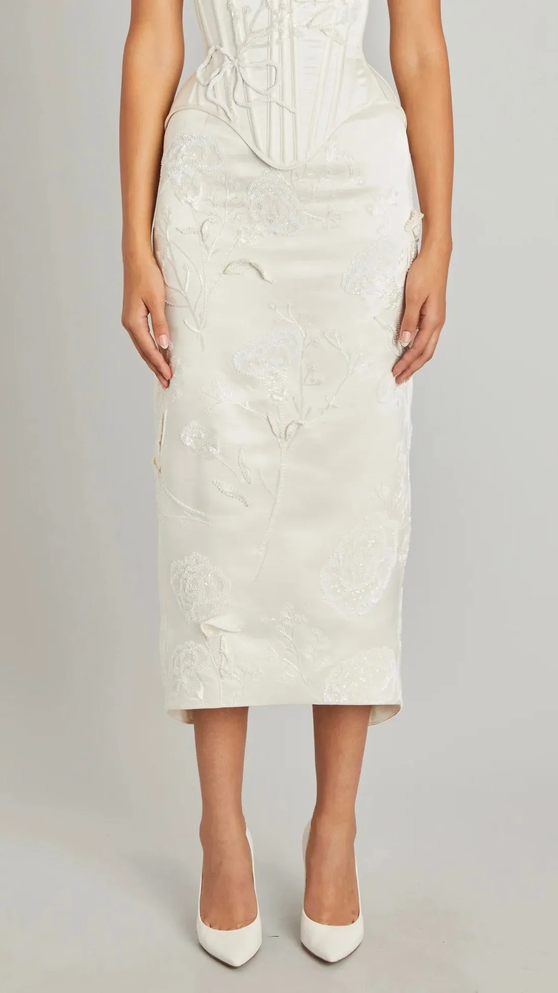 Mid-Calf Wasp Skirt with Carnation Embroidery