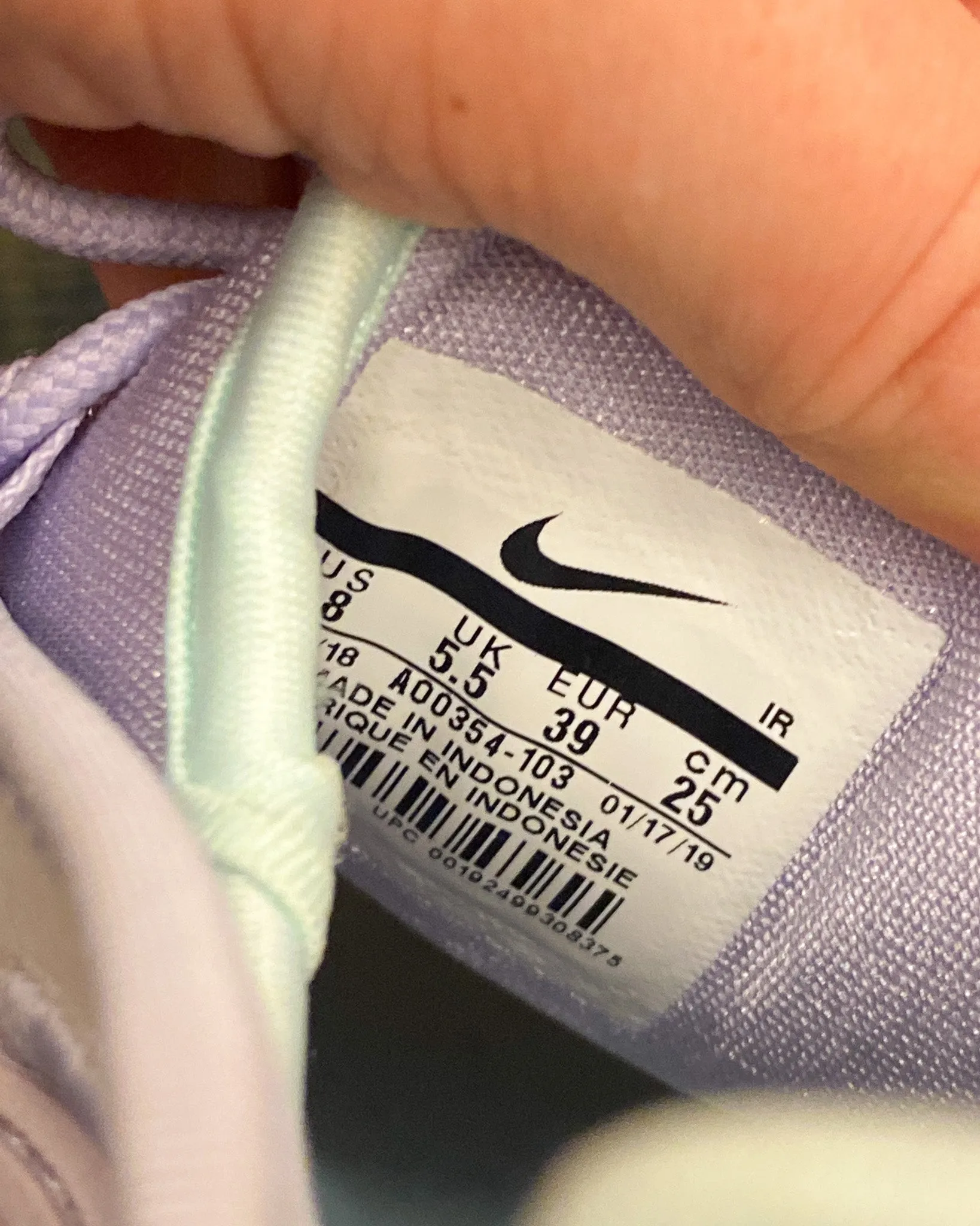 Size 39 | Nike Zoom 2000 Sneakers