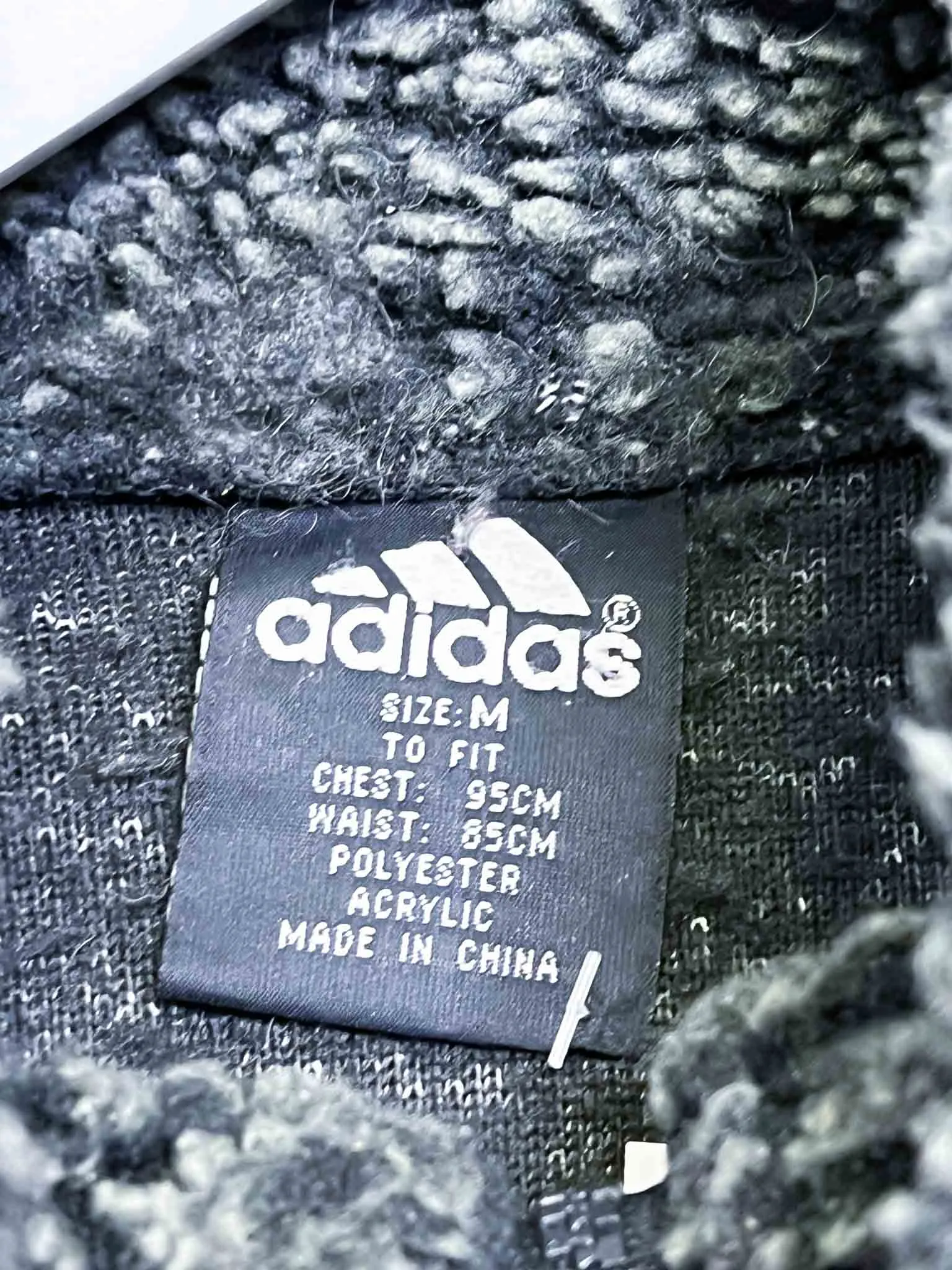 Size M | Adidas Vintage Fluffy Fleece