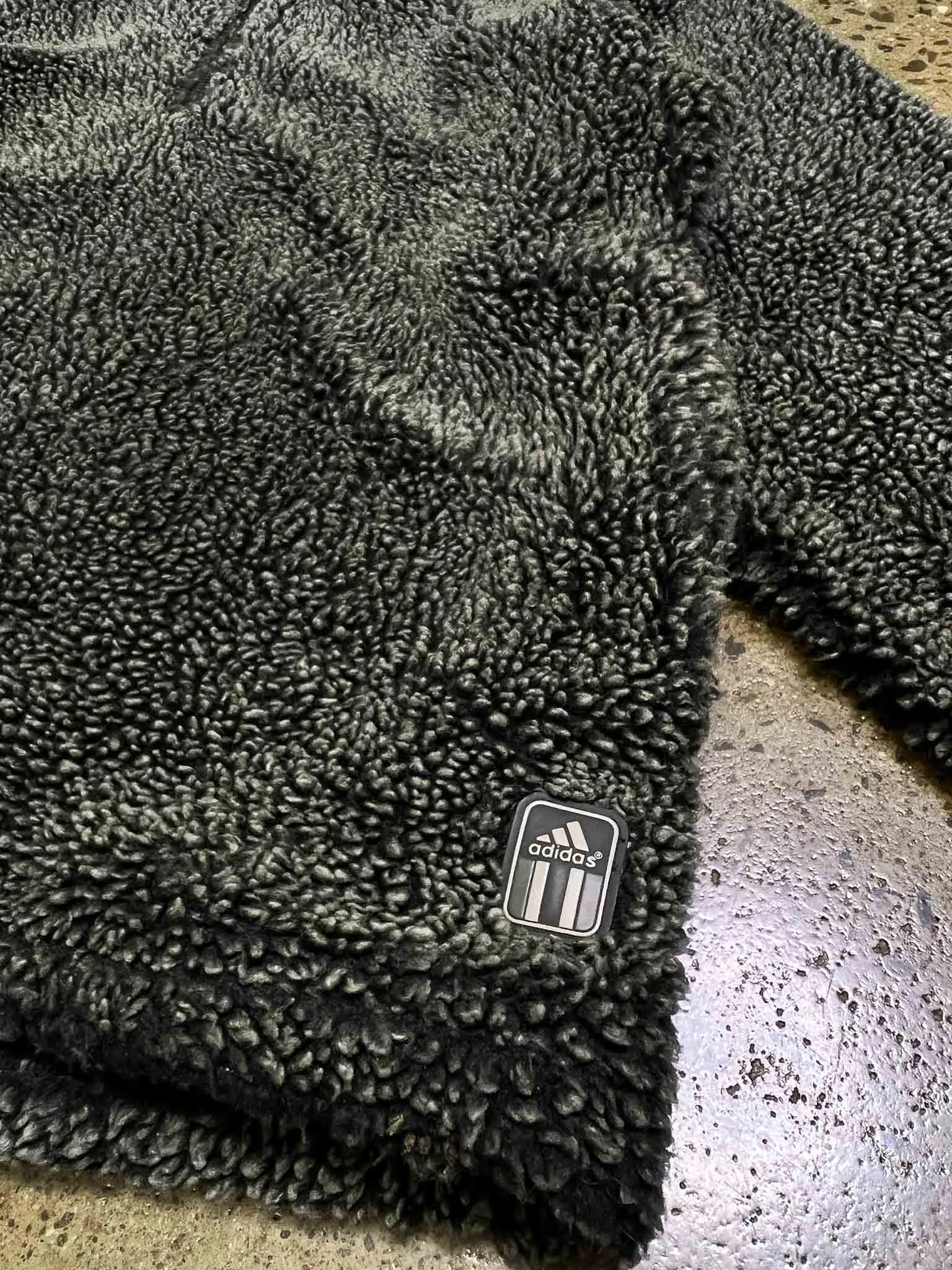 Size M | Adidas Vintage Fluffy Fleece